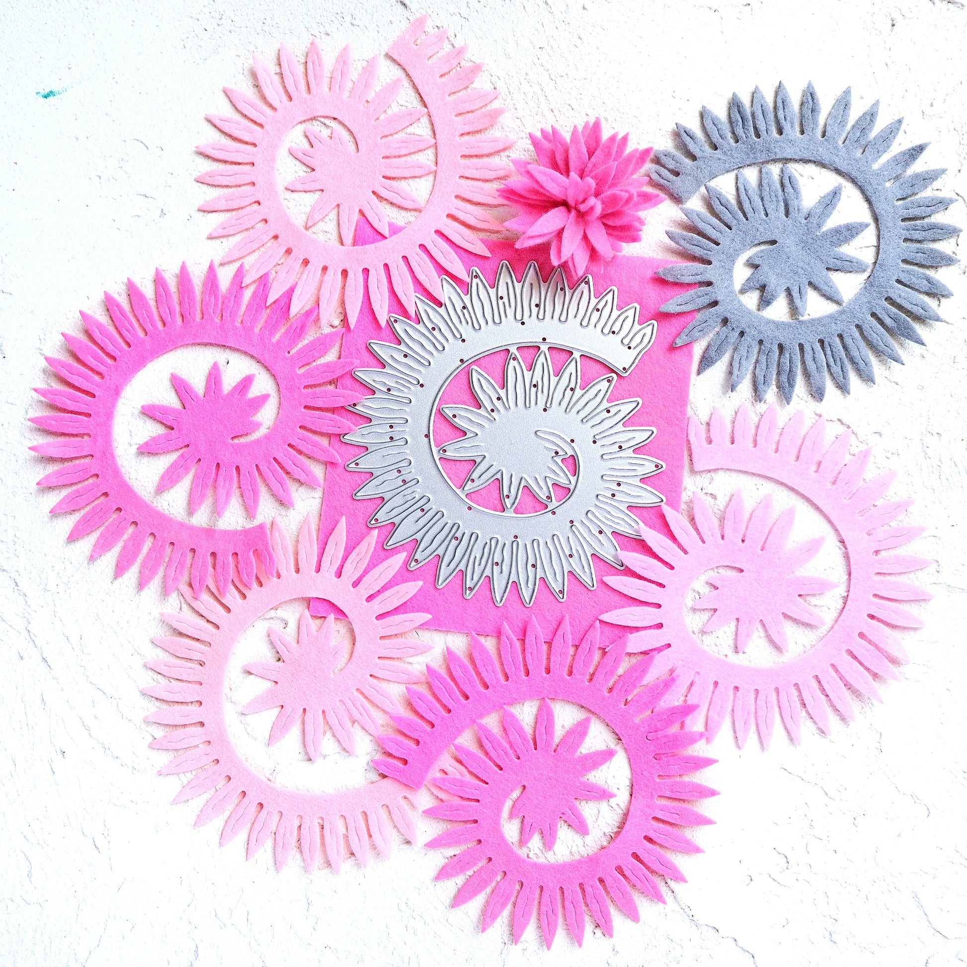 LOTUS FLOWER SPIRAL CUTTING DIE - Luxy Kraft