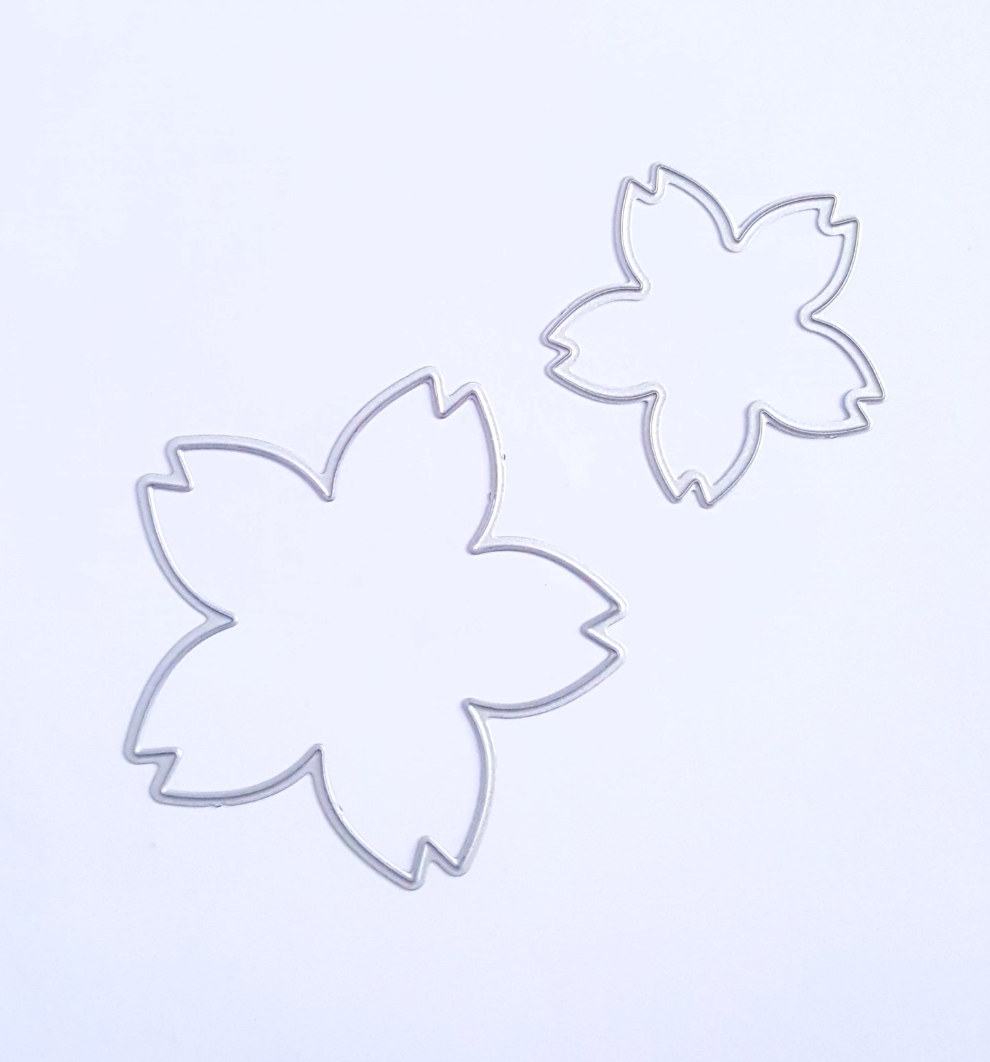 Cherry petals flower cutting dies 2 psc set 4.3x4.6 cm, 5.7x6.0 cm - Luxy Kraft