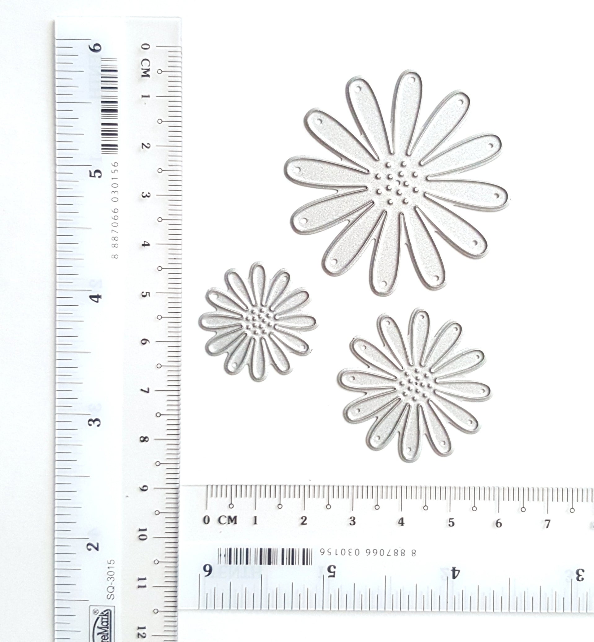 DAISY FLOWER CUTTING DIES 3 PCS SET 2.4 cm, 3 cm, 4.5 cm - Luxy Kraft