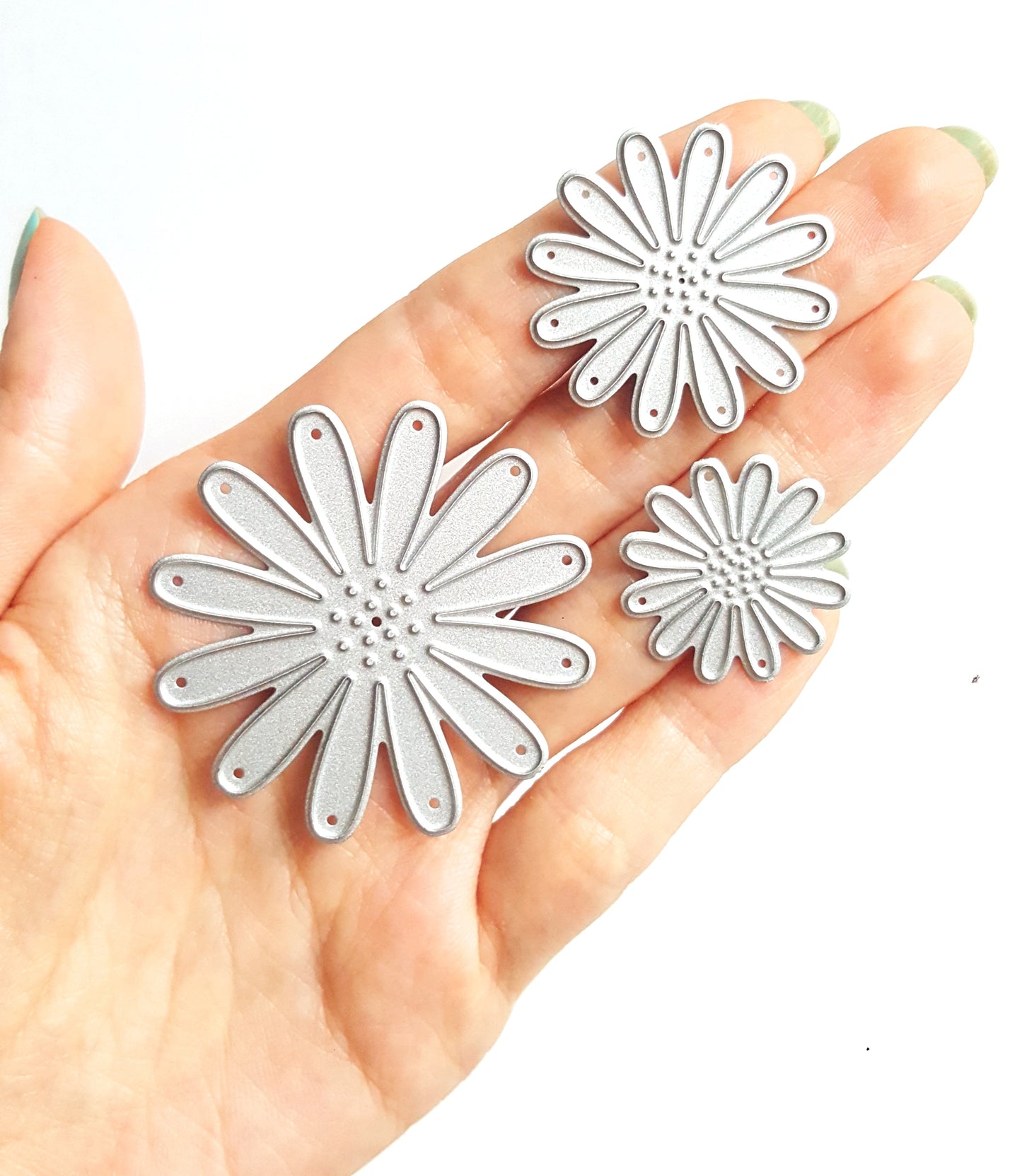 DAISY FLOWER CUTTING DIES 3 PCS SET 2.4 cm, 3 cm, 4.5 cm - Luxy Kraft