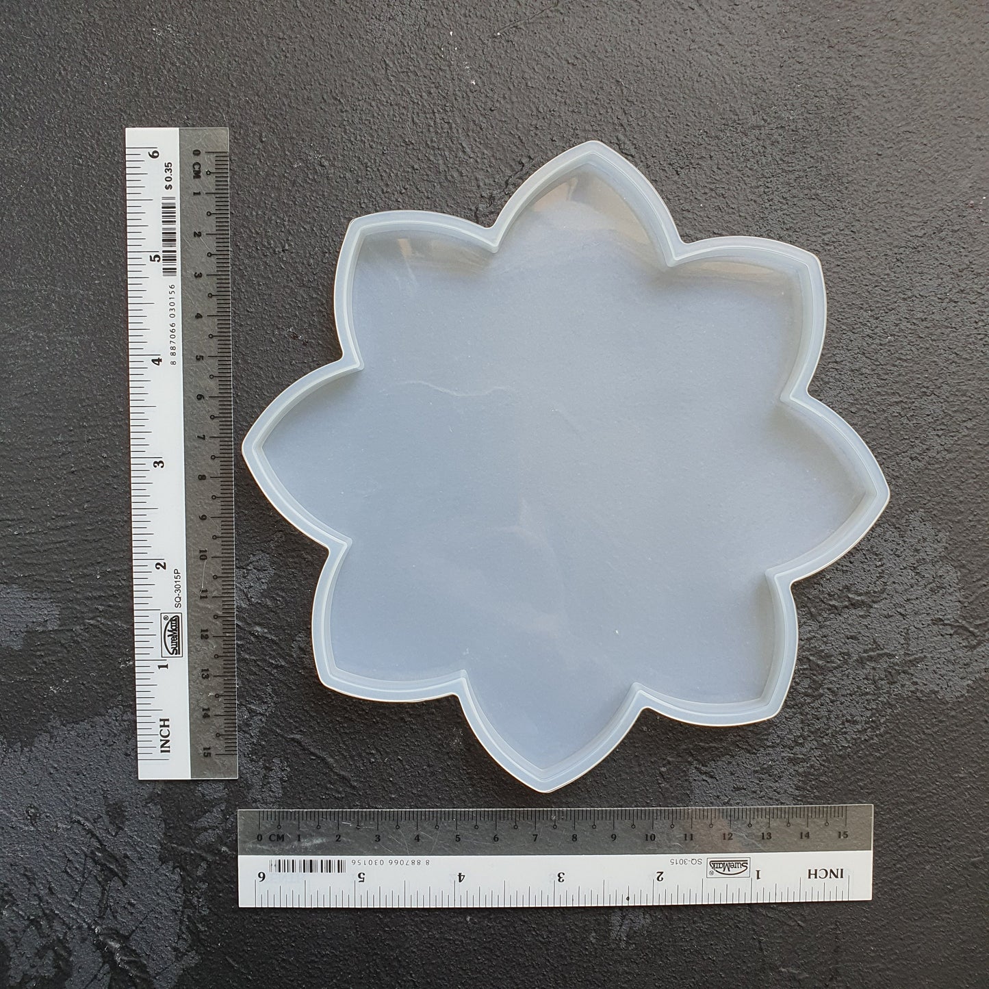 Flower Coaster silicone mold Resin Epoxy Jesmonite mold 15 cm - Luxy Kraft